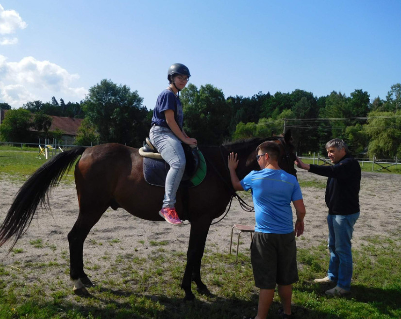 Na farmě Žizníkov